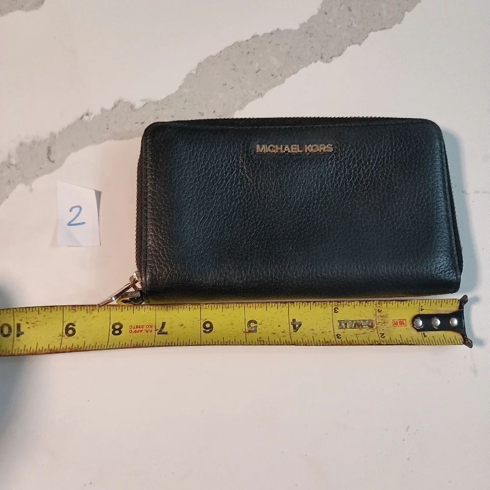 MICHAEL KORS WALLET BLACK PEBBLE LEATHER ZIP AROUND